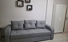 Studio F13